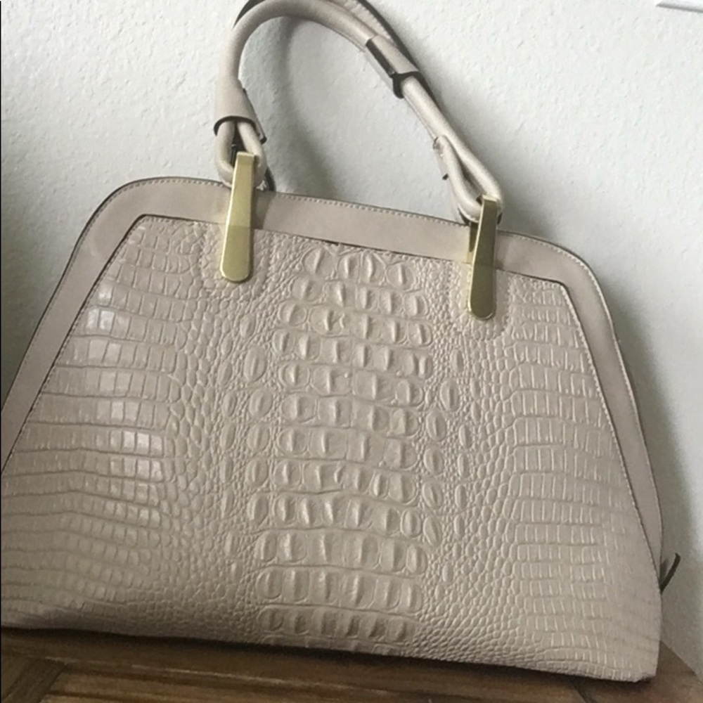 Hand bag